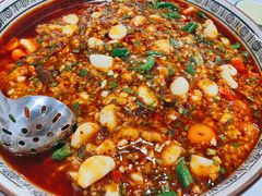 大蒜烧深水鲶鱼-陈胖子鱼庄(黄辣丁新津店)