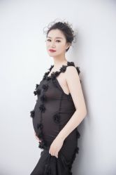 点击看大图 -十孕纪高端孕妇亲子摄影