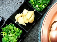 葱花香菜糖蒜-清真京华源·涮肉烧烤(丰庆店)