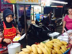 -芒果糯米饭摊子