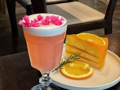 -Chom Cafe and Restaurant