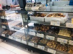 面包甜点陈列柜-上海哈尔滨食品厂(淮海中路店)