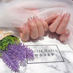 -悦指间美甲美睫