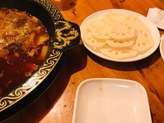 -三道苗苗鱼·美蛙黄辣丁(八里店)