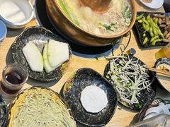 -洞庭洲·防空洞火锅·烧烤·铜锅涮肉(新百广场店)