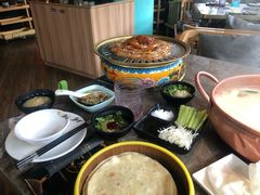-三人行骨头王火锅(长寿店)