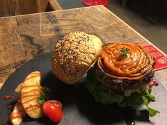 -HIGH FIVE哈福手工汉堡(桂林路店)