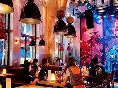 -FOUR PLAY BAR