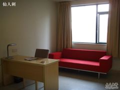 精选商务房配有沙发、写字桌-锦江之星(南京新街口店)