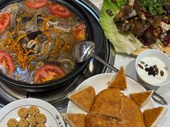 -乡土特色.冷锅鱼.牦牛肉汤锅