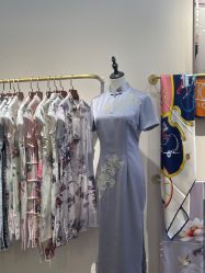 -一揽芳华汉服旗袍体验馆(拙政园店)