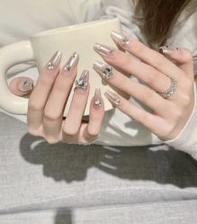 -星辰·新中式美甲美睫工作室