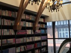 -钟书阁(松江泰晤士小镇店)