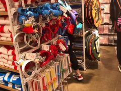 -名创优品(北京新中关购物中心地铁层店)