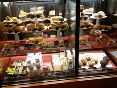 面包甜点陈列柜-星巴克(广州淘金路店)