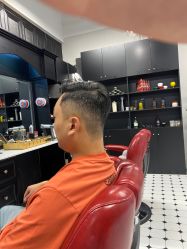 -老男孩男士理容馆·理发·烫染·修面