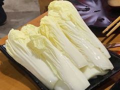 -果松木炭酸菜铜火锅·外婆参鸡汤