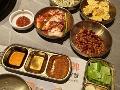 -草家酱蟹炭火烤肉店(珲春南路一店)