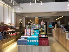 -顶东面包花园·生日蛋糕(世博店)