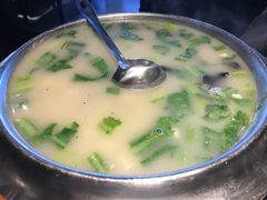 牡蛎豆腐汤-95号酱骨·一块豆腐(展春园西路店)