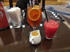 -百灵希尔顿逸林酒店大堂吧