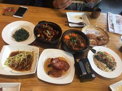 -峨嵋小镇·川菜(勒泰中心店)