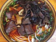 三合汤粉-正宗向东街新化特色牛肉粉馆(一中店)