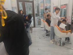 -豪斯塔美发连锁