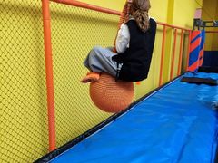 -爱蹦iBOON蹦床运动馆(江汉店)