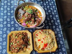 -临江餐馆二楼美食部落