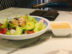 牛油果大虾沙拉-JUKEBOX玖部音乐餐厅(华侨城店)