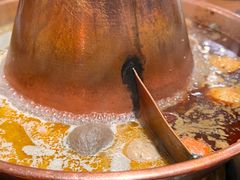 -果松木炭酸菜铜火锅·外婆参鸡汤