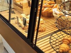 面包甜点陈列柜-Dough&Joe团憩(瑞虹天地月亮湾店)