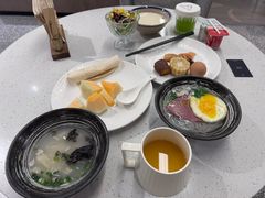 -上海虹桥中心爱琴海亚朵S酒店