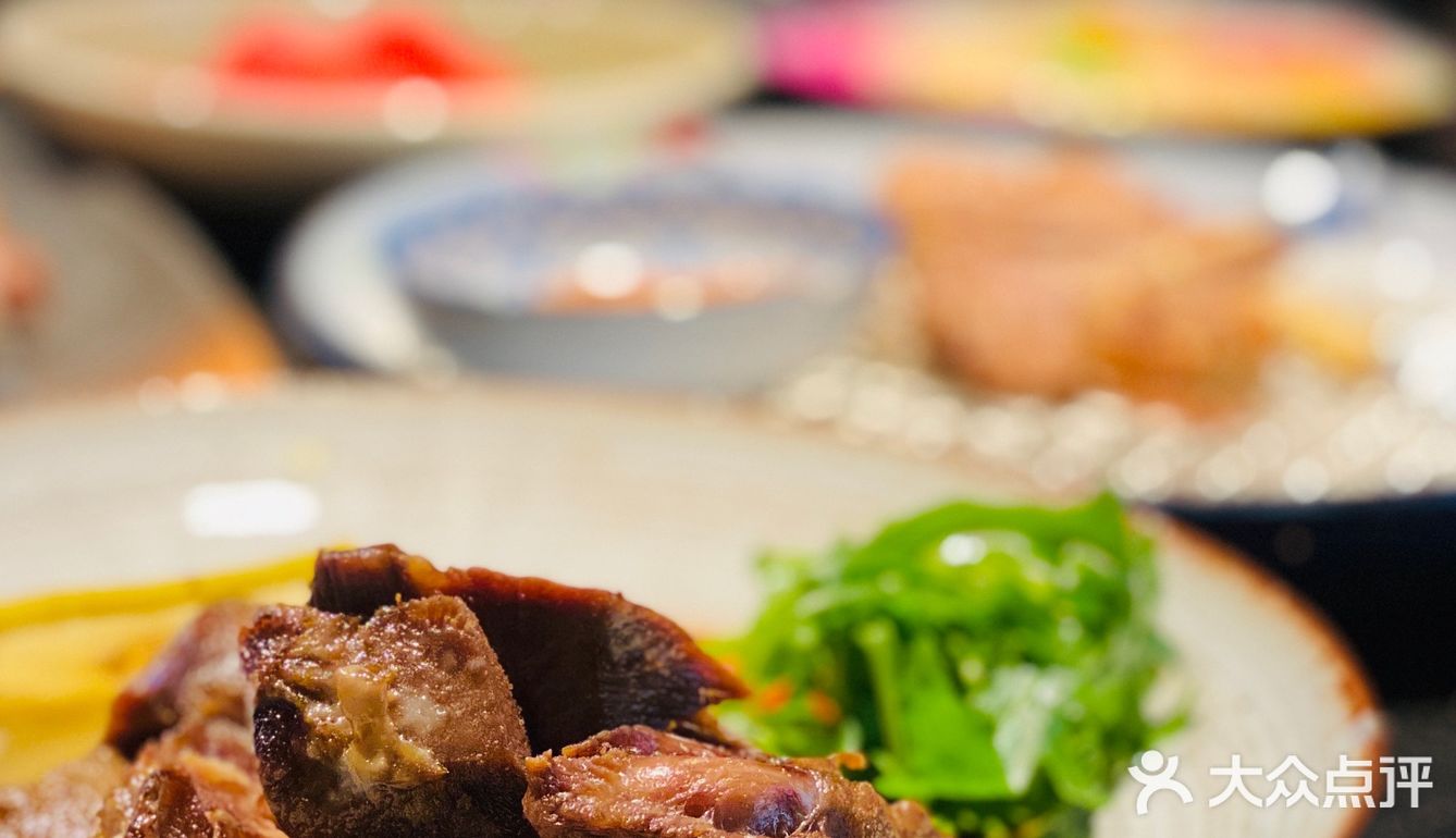 想吃肉就来迷迭巷，感受新疆人的豪爽
