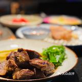 想吃肉就来迷迭巷，感受新疆人的豪爽