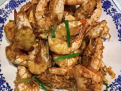 -三亚火车头万人海鲜广场