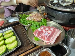 -围炉肉舍•炭烤活鳗•丹东海鲜烤肉(步行街店)