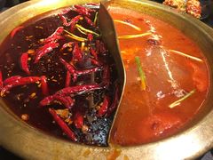 -沸炉重庆老火锅(军事博物馆店)