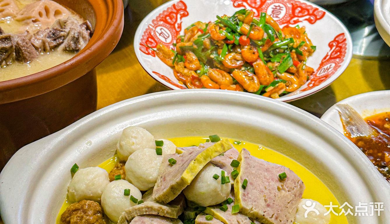 湖北餐馆显眼包，秋天冲地道湖北菜[礼花]