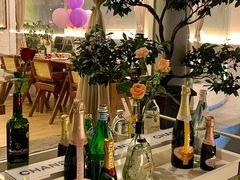 -Mark&Mars Restaurant