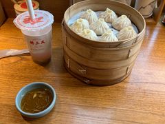 -馋三尺蟹粉小笼(人民广场店)