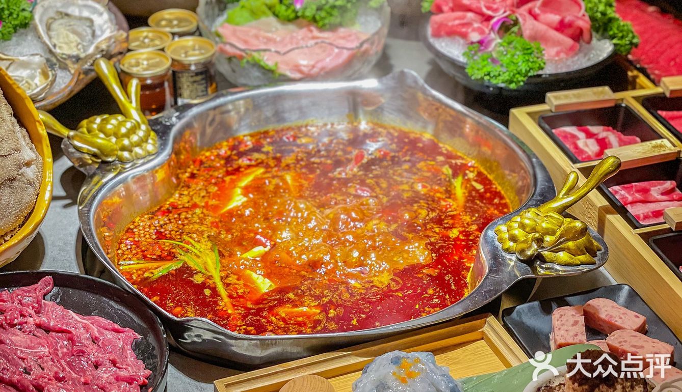 不愧是AB开的火锅店，连榨菜都这么清新脱俗！