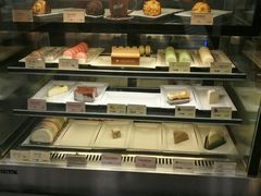 面包甜点陈列柜-麦当劳(仙林亚东城得来速店)