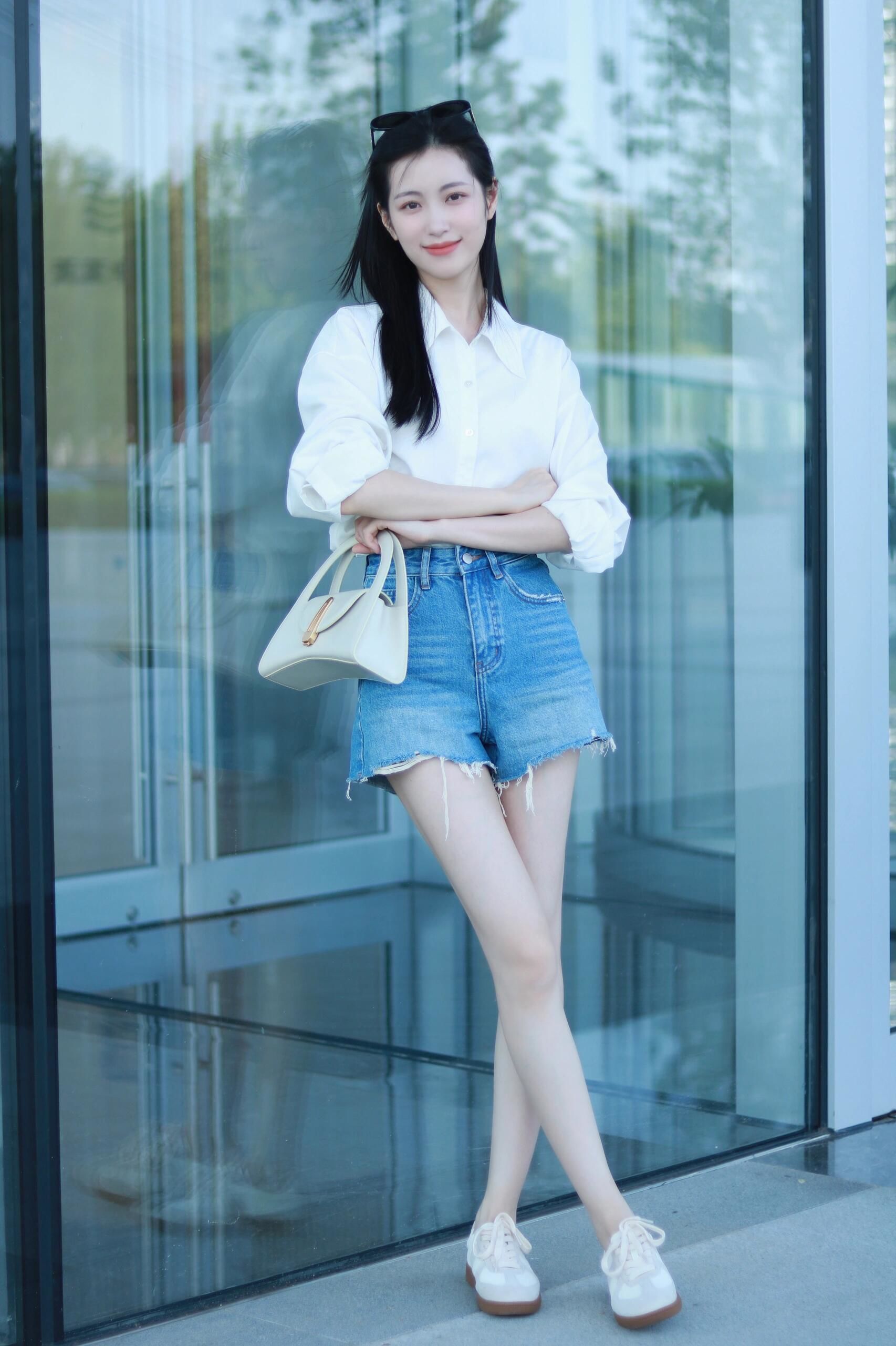 小姐姐的夏日时尚穿搭