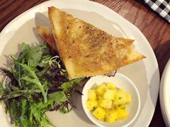 -ROAST coffee & eatery