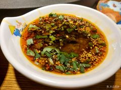 -咕嘟草帽鱼·牛奶一样的鲜鱼汤(天鹅湖万达广场店)