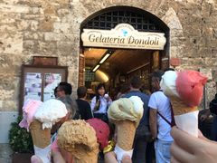 -Gelateria Dondoli