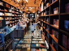 -钟书阁(松江泰晤士小镇店)