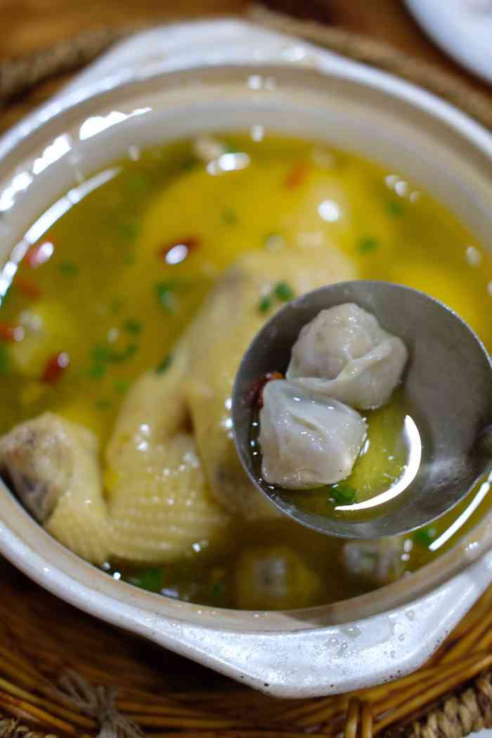 鸡汤油面筋 很有特色榨菜肉丝粉皮 有香香的猪油味 大爱